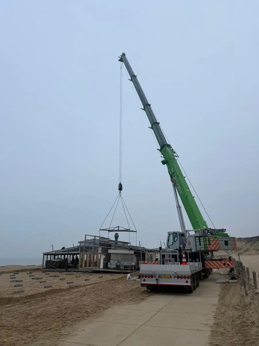 Hijswerk op locatie aan de kust - foto 2